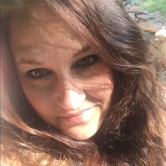 Meet your Posher, Melissa - Picture 8 of 10